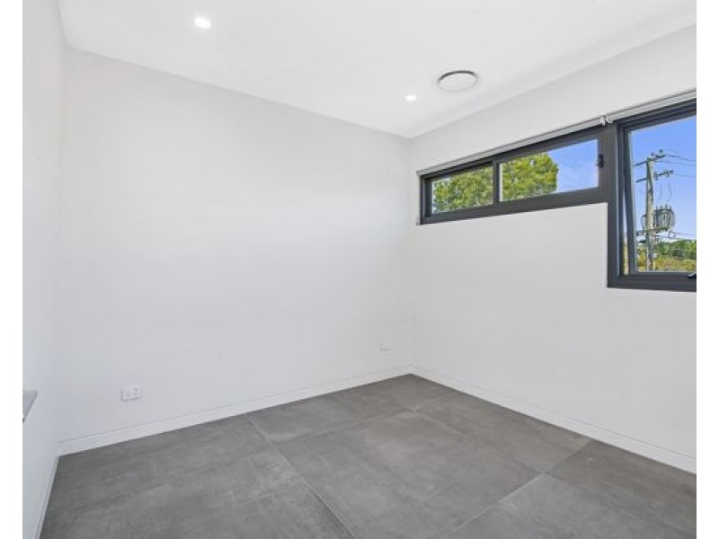 18A AGNEW ST, Norman Park QLD 4170