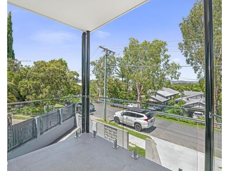 18A AGNEW ST, Norman Park QLD 4170