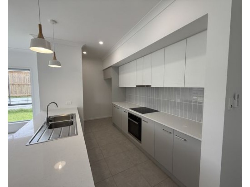 15 Mason Cloes, Redbank Plains QLD 4301