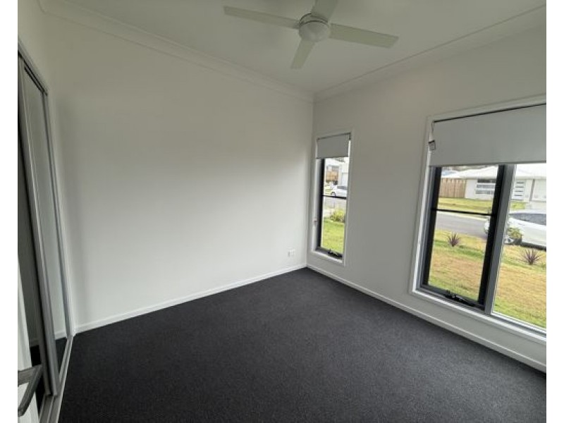 15 Mason Cloes, Redbank Plains QLD 4301