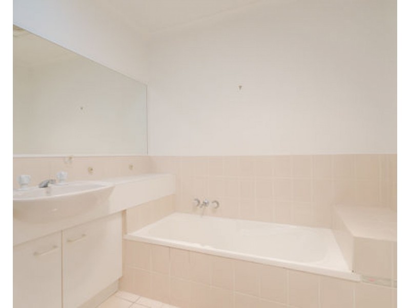 87/128 Benowa Road, Southport QLD 4215