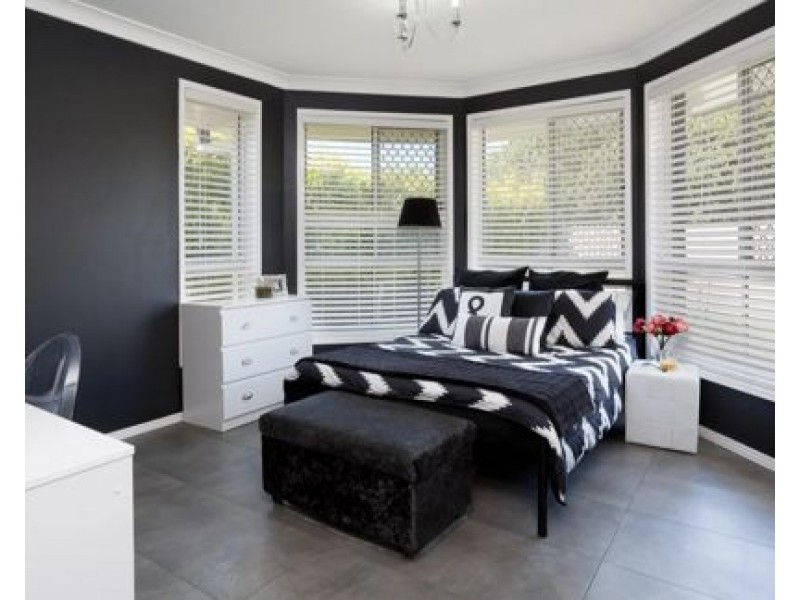 6 Madeleine Ct, Newport QLD 4020