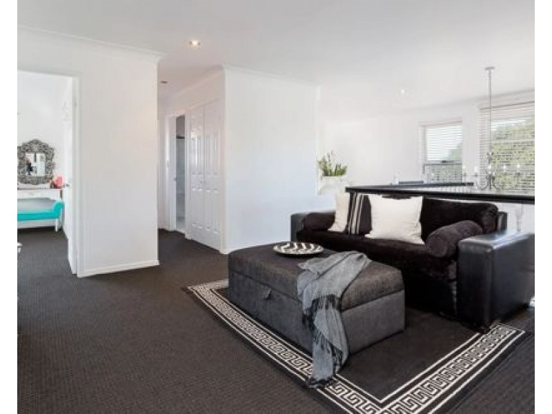 6 Madeleine Ct, Newport QLD 4020