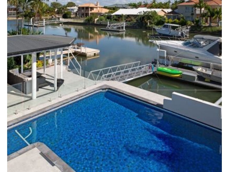 6 Madeleine Ct, Newport QLD 4020