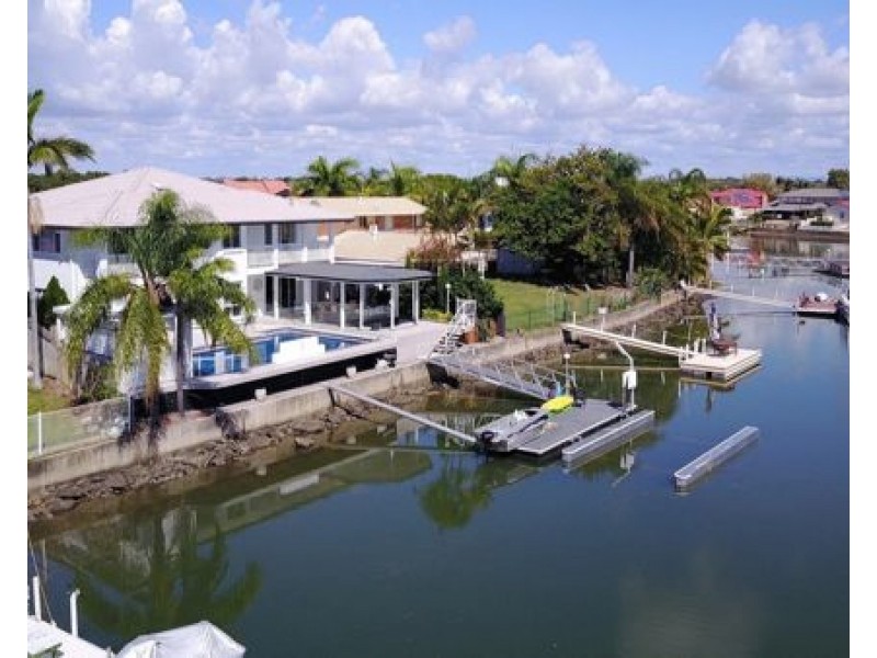 6 Madeleine Ct, Newport QLD 4020