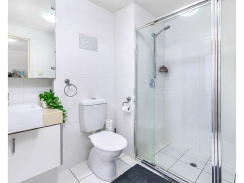 2201 / 3 Main Street, Varsity Lakes QLD 4227