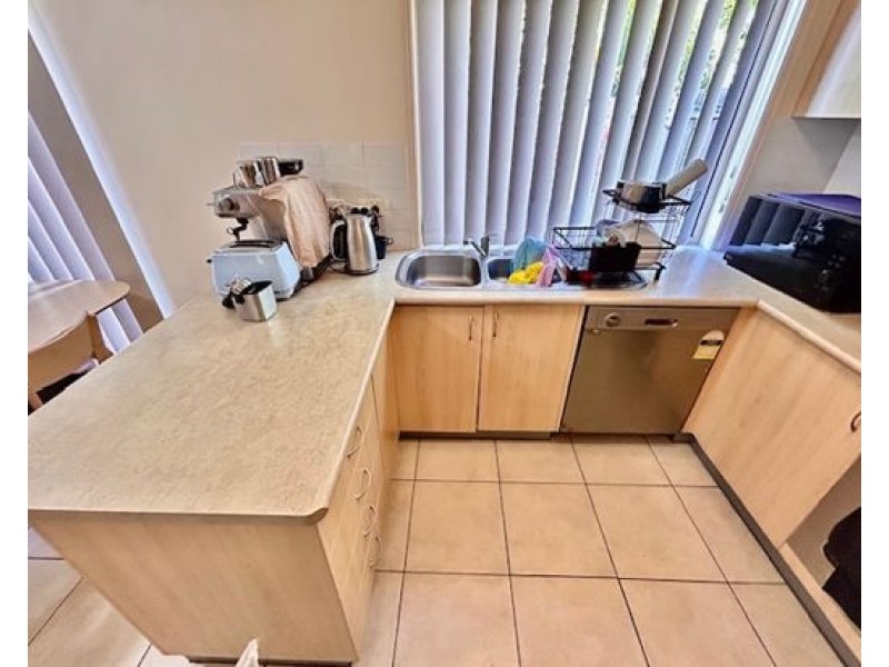 Unit 27/28 Coora Street, Wishart QLD 4122