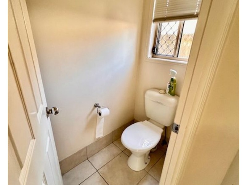 Unit 27/28 Coora Street, Wishart QLD 4122