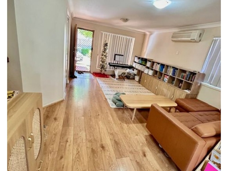 Unit 27/28 Coora Street, Wishart QLD 4122