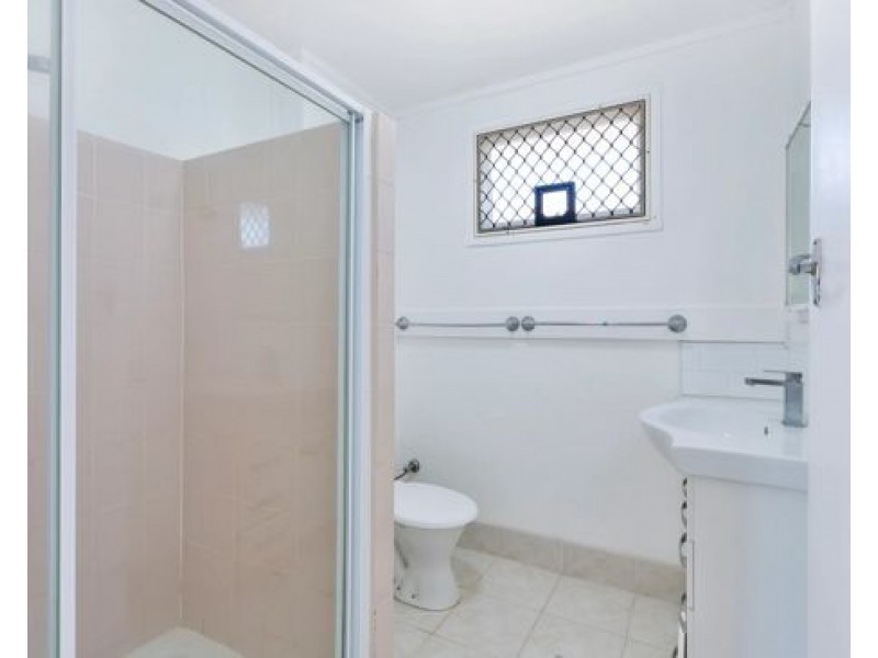 6/144 Frank St, Labrador QLD 4215