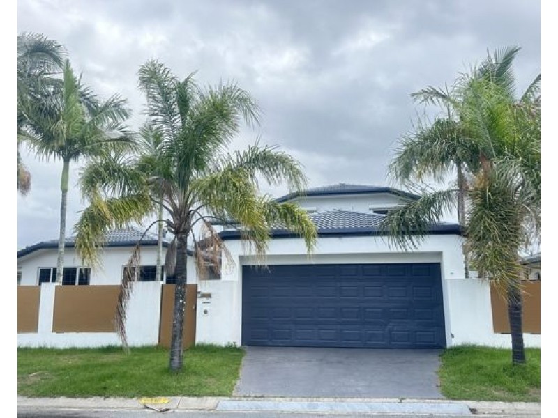 16 Saxonvale Terrace, Mermaid Waters QLD 4218