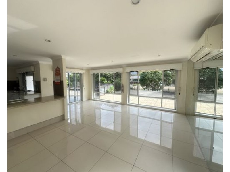 16 Saxonvale Terrace, Mermaid Waters QLD 4218