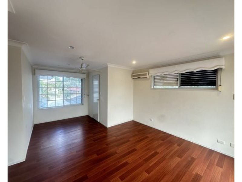 16 Saxonvale Terrace, Mermaid Waters QLD 4218