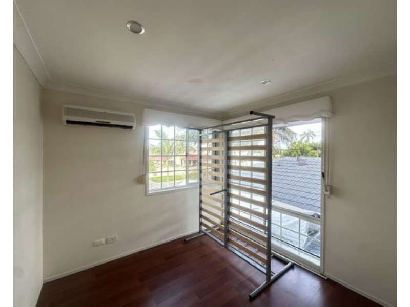 16 Saxonvale Terrace, Mermaid Waters QLD 4218