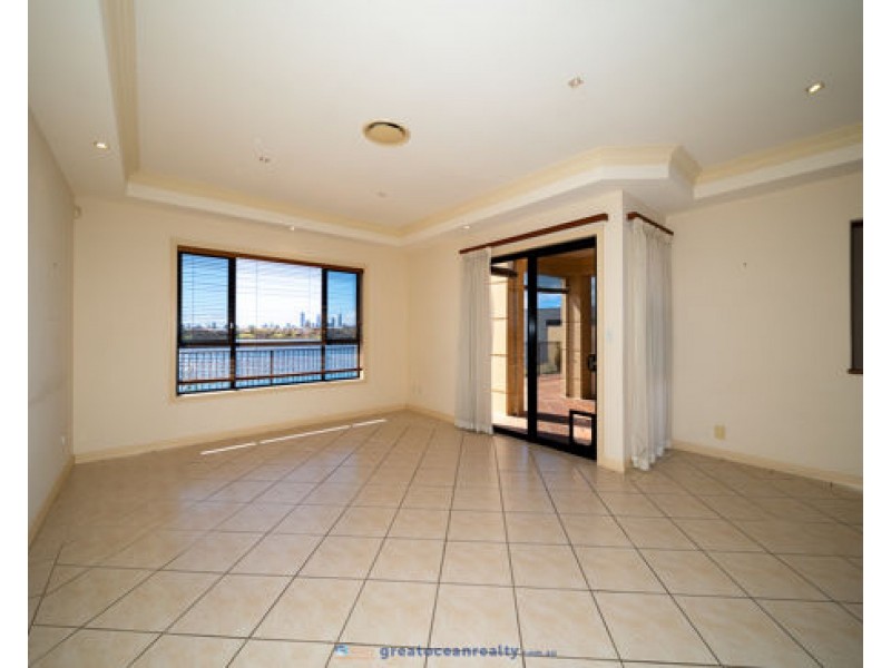 122 Sir Bruce Small Boulevard, Benowa Waters QLD 4217