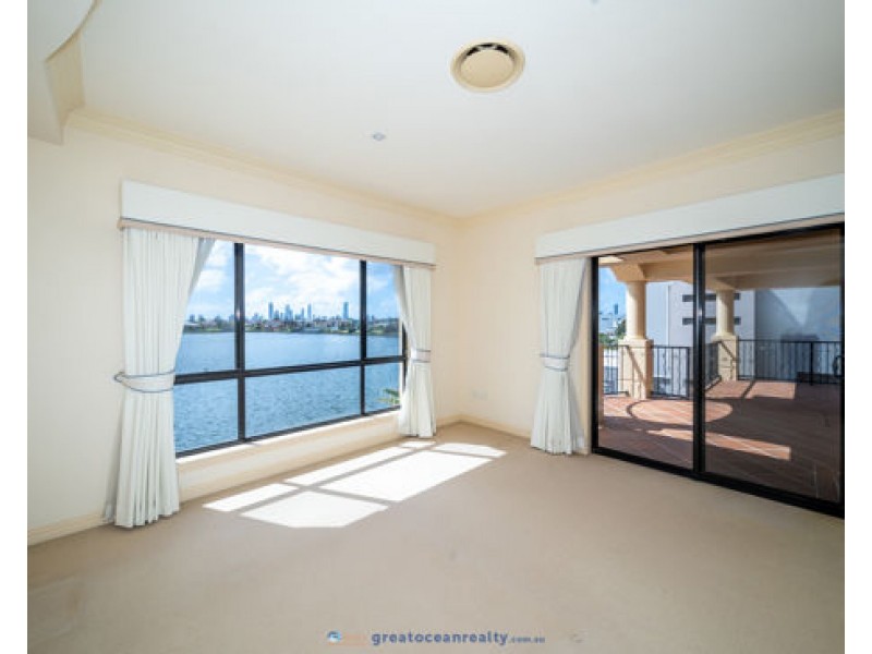 122 Sir Bruce Small Boulevard, Benowa Waters QLD 4217