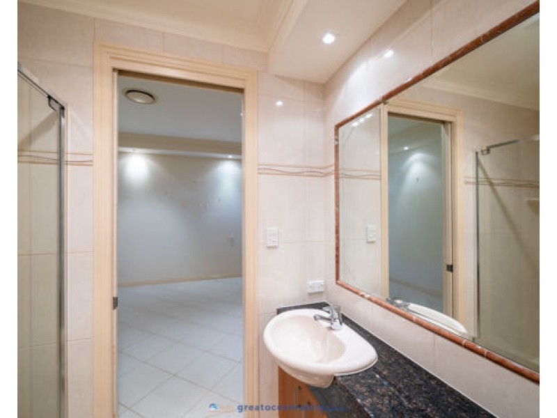 122 Sir Bruce Small Boulevard, Benowa Waters QLD 4217