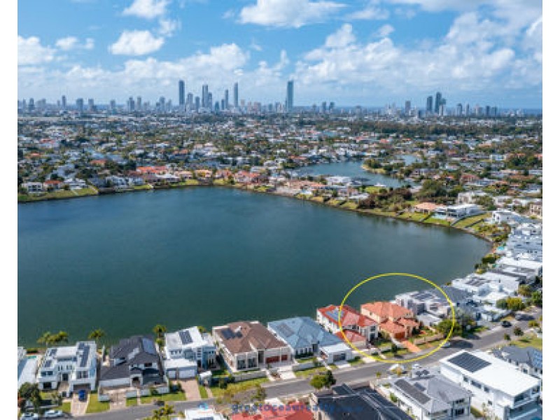 122 Sir Bruce Small Boulevard, Benowa Waters QLD 4217