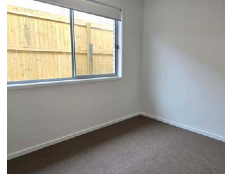 4 Barbeth Road, Greenbank QLD 4124