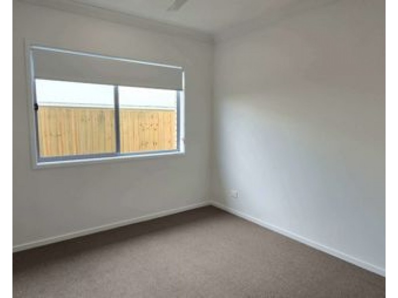 4 Barbeth Road, Greenbank QLD 4124