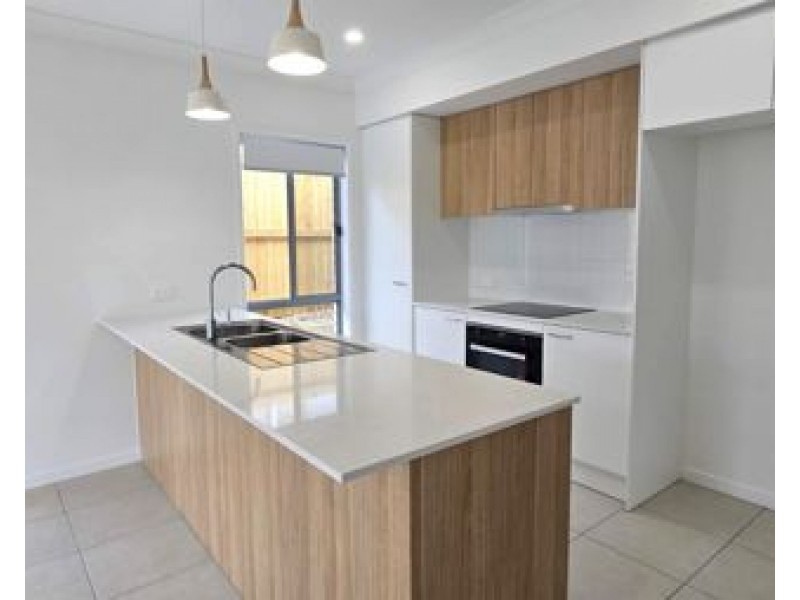 4 Barbeth Road, Greenbank QLD 4124