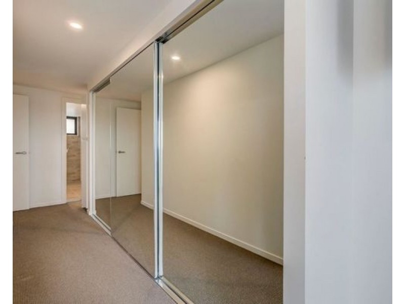U27 45 Wellington Road, East Brisbane QLD 4169