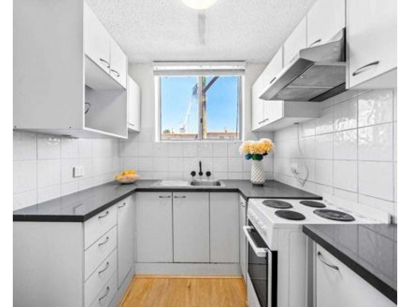2/31 Bayliss Street, Toowong QLD 4066