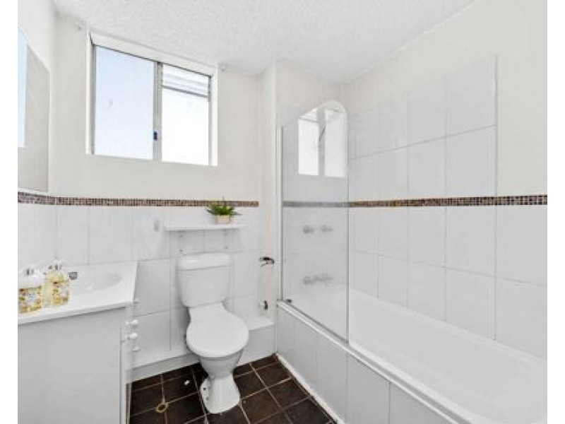 2/31 Bayliss Street, Toowong QLD 4066