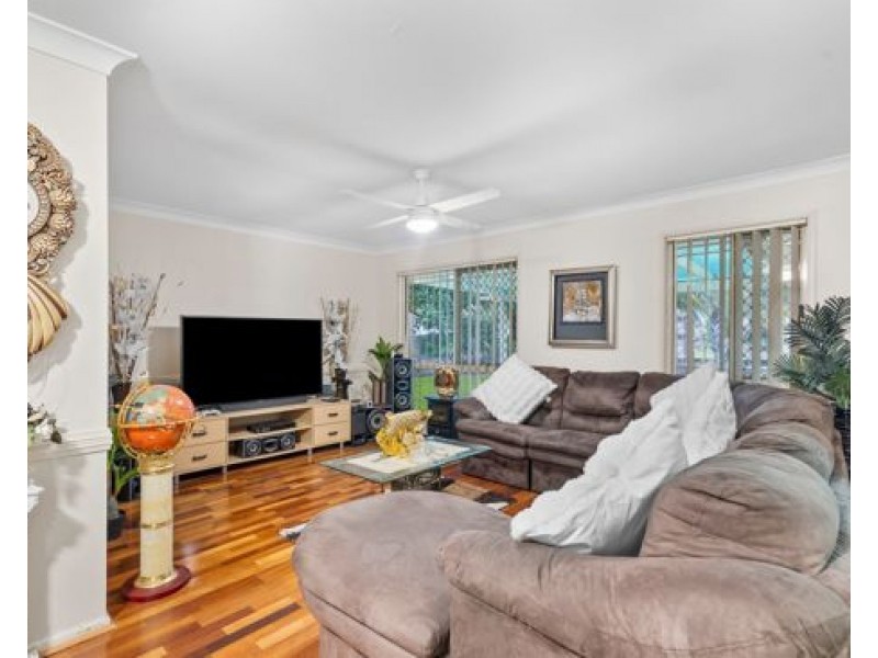 26 Solandra Crescent, Calamvale QLD 4116