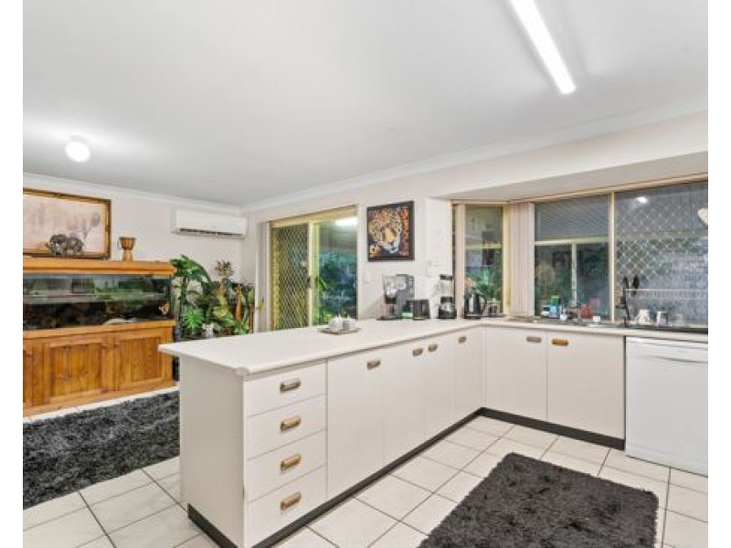 26 Solandra Crescent, Calamvale QLD 4116