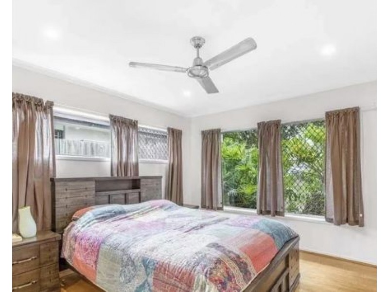 68 Dobell Street, Indooroopilly QLD 4068