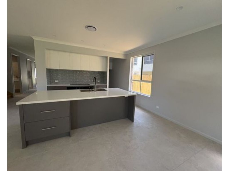 37 Neiwand Street, Calamvale QLD 4116