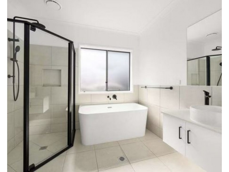 3 Sonder Street, White Rock QLD 4306