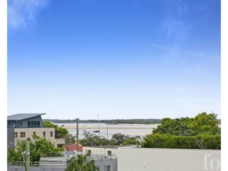 unit 202 133 SCARBOROUGH STREET, Southport QLD 4215