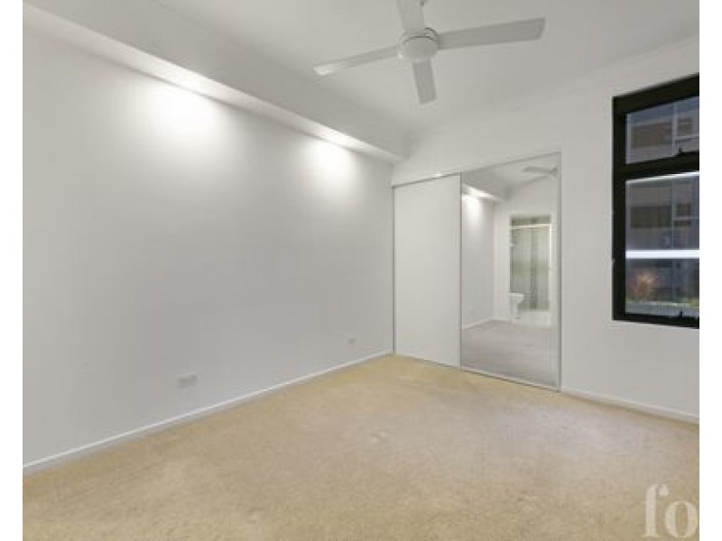unit 202 133 SCARBOROUGH STREET, Southport QLD 4215