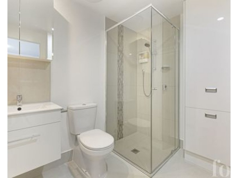 unit 202 133 SCARBOROUGH STREET, Southport QLD 4215