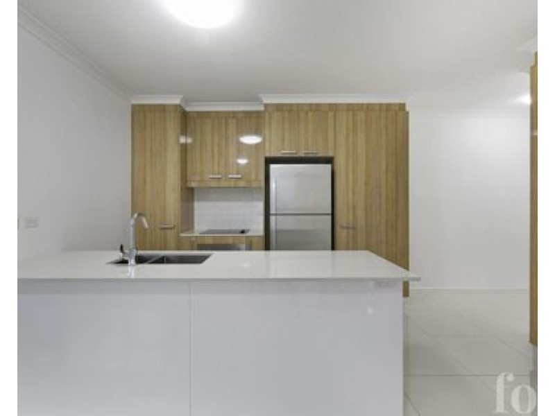 unit 202 133 SCARBOROUGH STREET, Southport QLD 4215