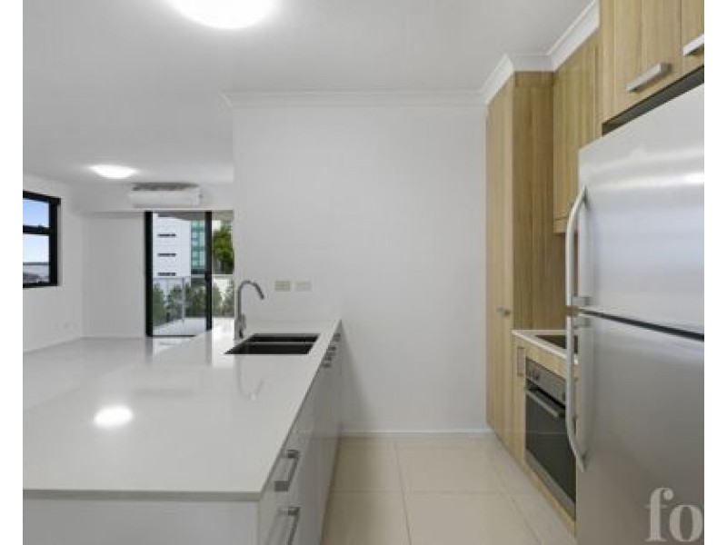 unit 202 133 SCARBOROUGH STREET, Southport QLD 4215