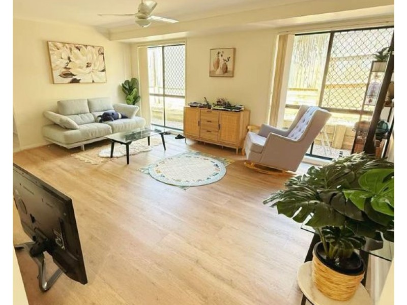 10 Hernandia Place, Mackenzie QLD 4156
