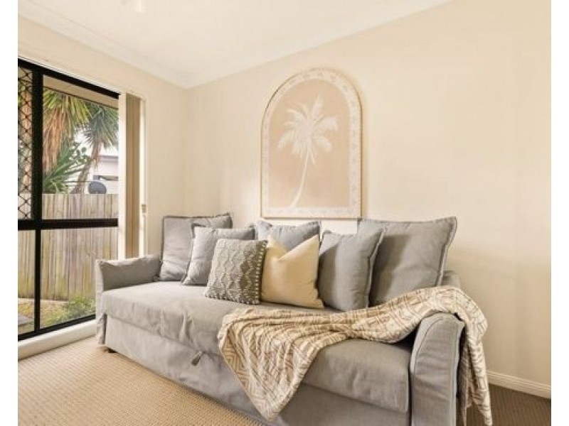 10 Hernandia Place, Mackenzie QLD 4156