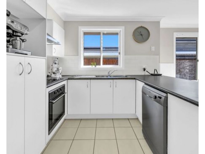 2 Kingfisher Place, Coomera QLD 4209