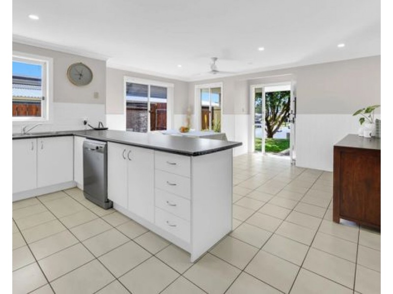 2 Kingfisher Place, Coomera QLD 4209