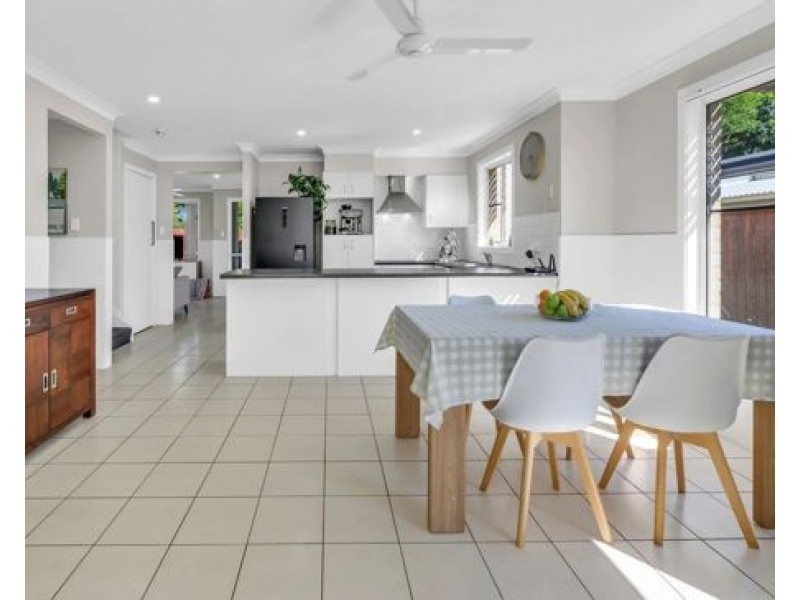 2 Kingfisher Place, Coomera QLD 4209