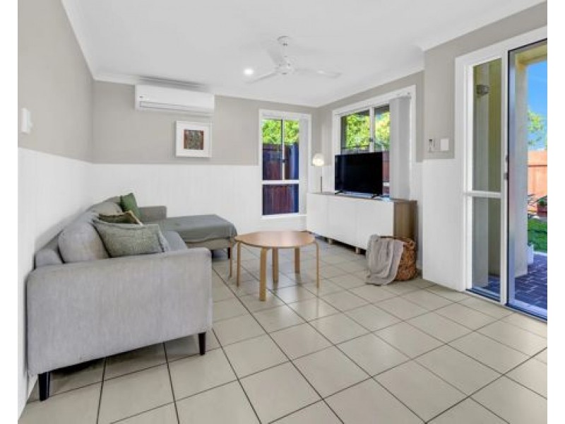 2 Kingfisher Place, Coomera QLD 4209