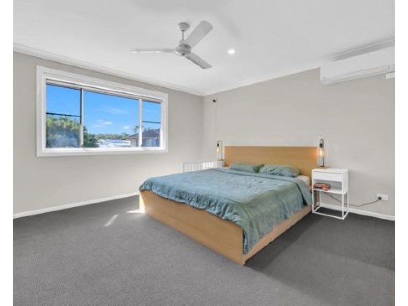 2 Kingfisher Place, Coomera QLD 4209