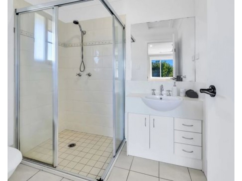 2 Kingfisher Place, Coomera QLD 4209