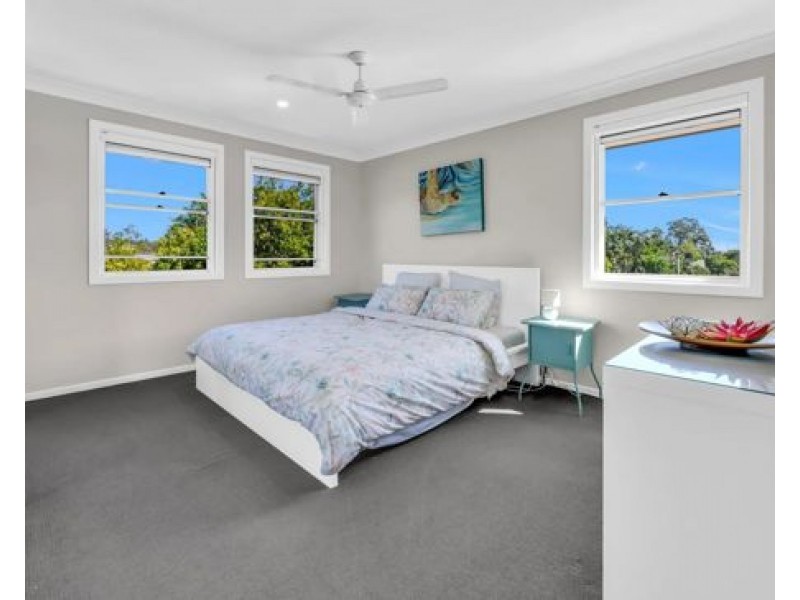 2 Kingfisher Place, Coomera QLD 4209