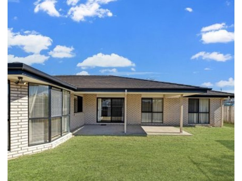 16 Paul Drive, Regents Park QLD 4118