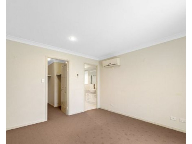 16 Paul Drive, Regents Park QLD 4118