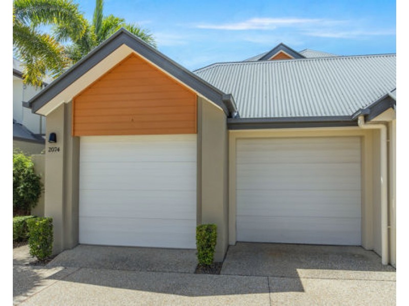 2074/1 The Vistas Drive, Carrara QLD 4211
